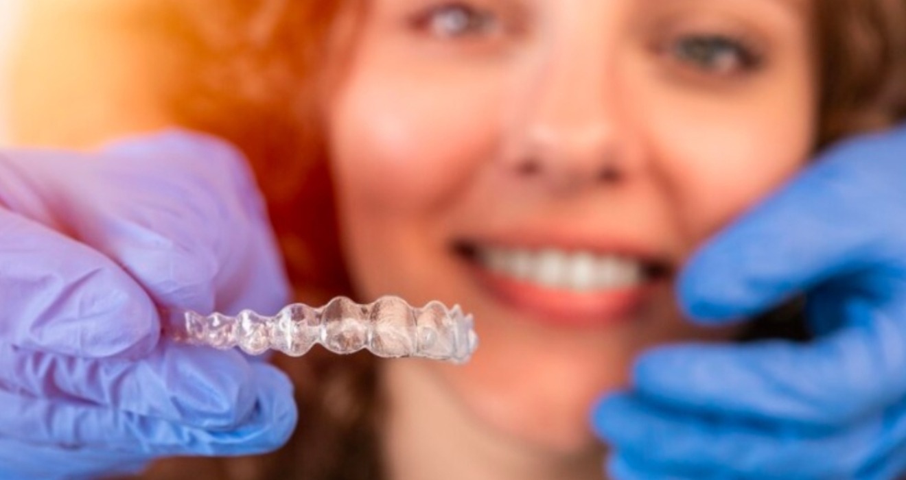 The Advantages and Disadvantages of Removable Retainers